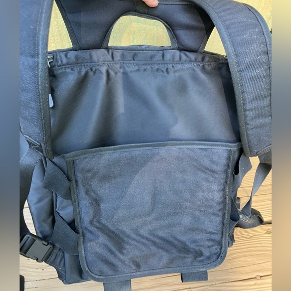 Huge Banana Republic backpack w/tons of storage.Great for travel/hiking/camping. - Picture 11 of 11